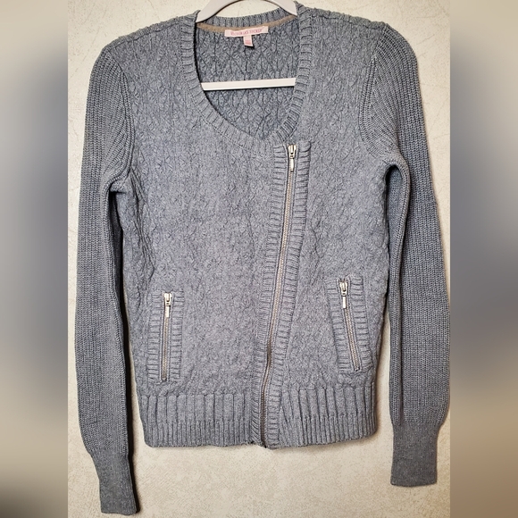 Victoria's Secret Gray Women's Knit  Sweater with Asymmetrical Zipper up - Picture 1 of 7